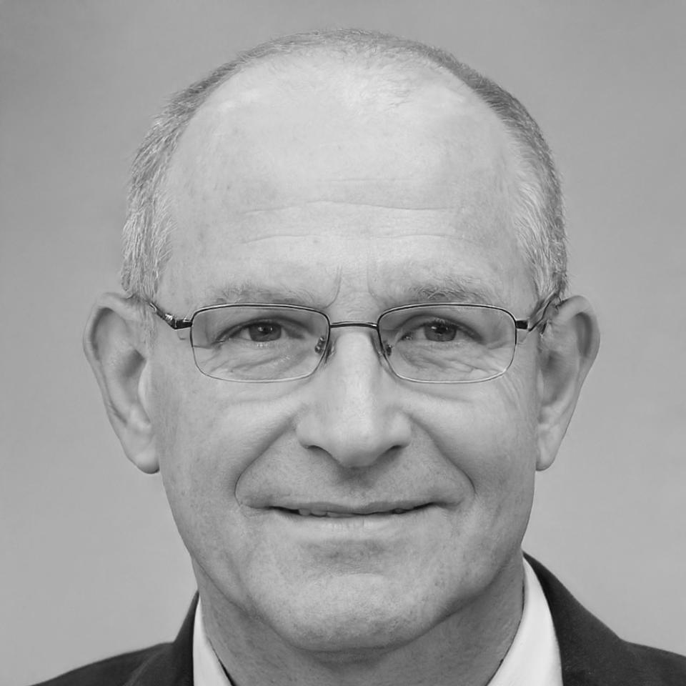 Augusto Fernandez, Operations Director